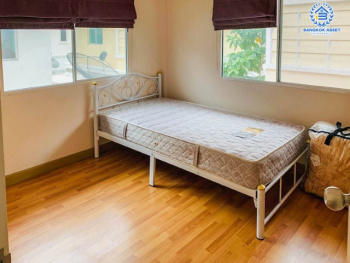 บ้านแฝดมือสอง ม.เพอร์เฟคพาร์ค วัดพระนอน  เนื้อที่กว่า 35.70 ตร.ว.  ตกแต่งสวยพร้อมเข้าอยู่ คุณภาพแบรนด์ Property Perfect  ฟังก์ชันจัดเต็ม 3 ห้องนอน 2 ห้องน้ำ 1 ที่จอดรถ  ทำเลใกล้วงแหวนกาญจนาฯ , Central Westgate และรถไฟฟ้าสายสีม่วง " สถานีตลาดบางใหญ่ "